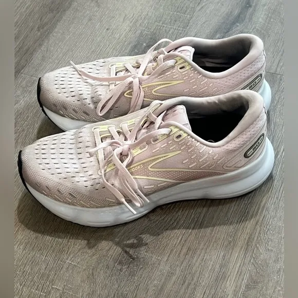 Women’s 8.5 Brooks Glycerin 20 Pink White Running Comfort Shoes Great Used Shape