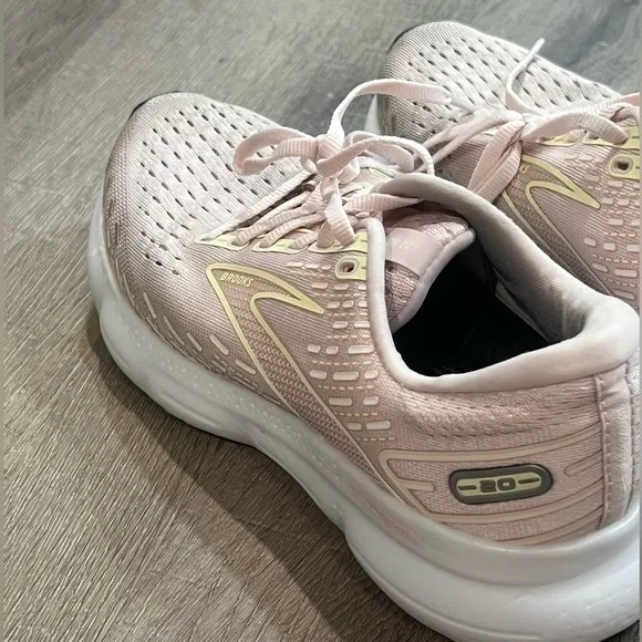 Women’s 8.5 Brooks Glycerin 20 Pink White Running Comfort Shoes Great Used Shape
