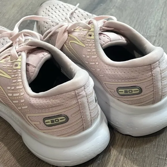 Women’s 8.5 Brooks Glycerin 20 Pink White Running Comfort Shoes Great Used Shape