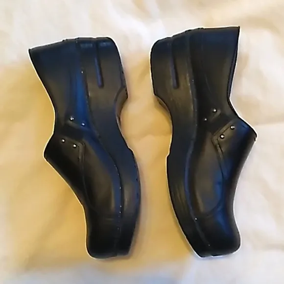Womens Dansko black nursing shoes clogs size 40  😍 In Very good condition!!!😍
