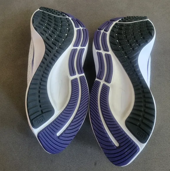 Women's Nike Air Zoom Pegasus US 7 White and Purple Athletic Shoes TCU