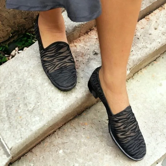YVES SAINT LAURENT  8.5 Italian Made TARIN THOMAS Mesh/Suede Tiger Flat Shoe