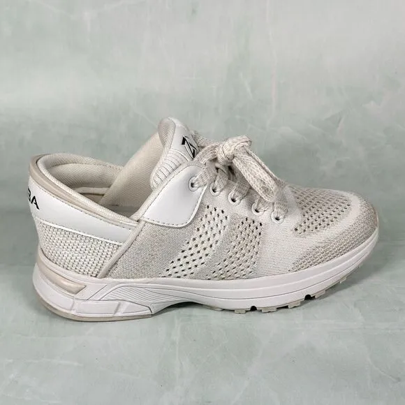 Zeba Shoes Womens Size 5.5 Vanilla Comfort Slip On Hands Free Walking Sneaker